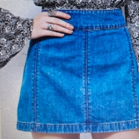 Free People  Zip to It Denim Jean Mini Skirt in Chloe Size 8 - Picture 2 of 9